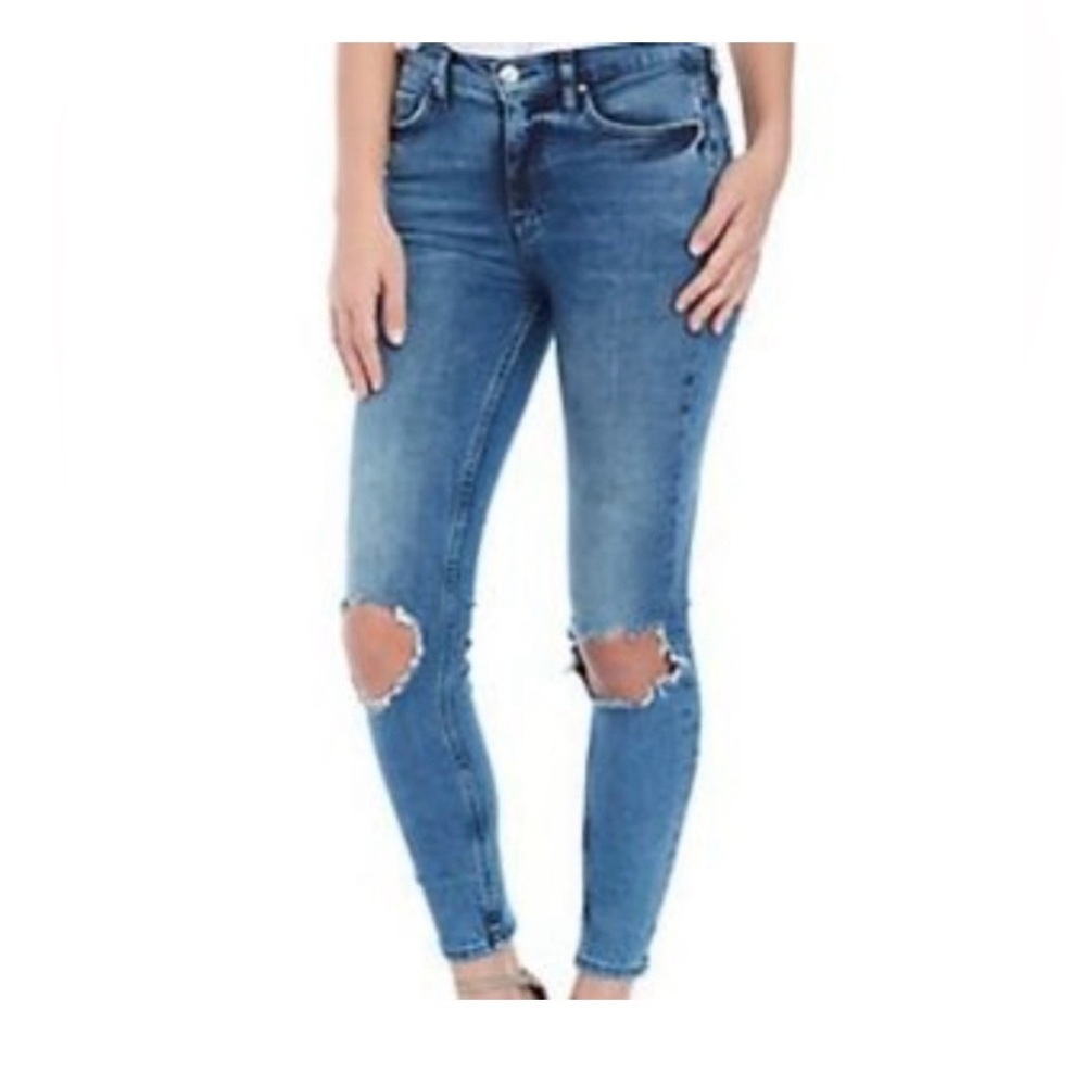 Free People skinny jeans with distressed knees‎ size 30